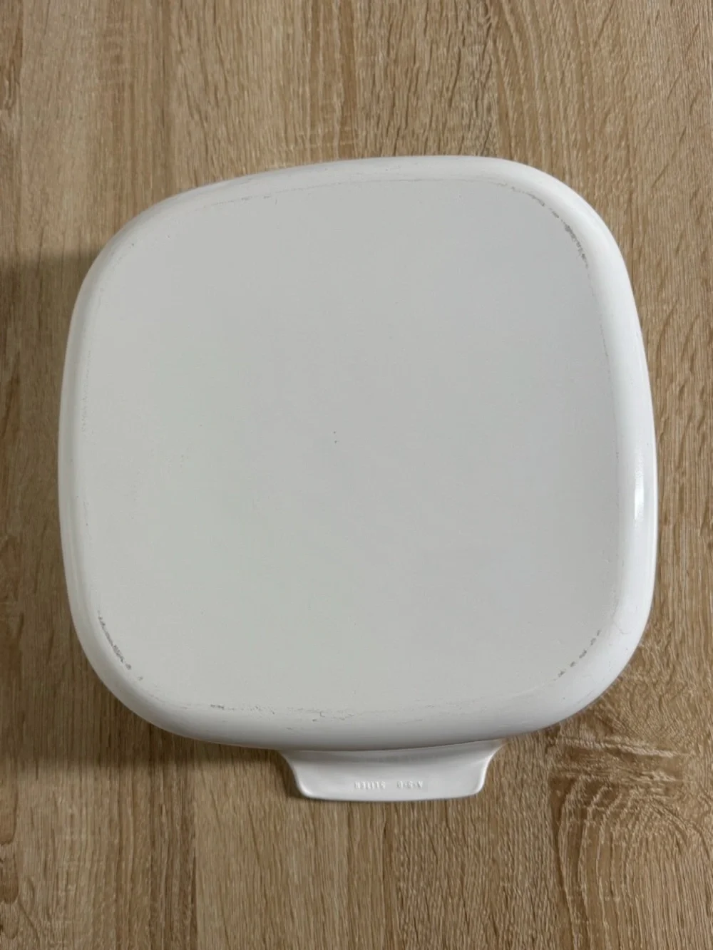 Vintage CorningWare 5-liter casserole dish in the 